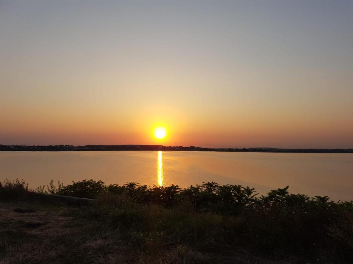 Morii Lake Special Apartment Bucarest Esterno foto